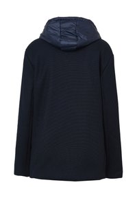 Giacca blu navy scura con corpo in maglia strutturata e cappuccio in puffa lucido a contrasto. Presenta un design morbido e spalle abbassate per un maggiore comfort.