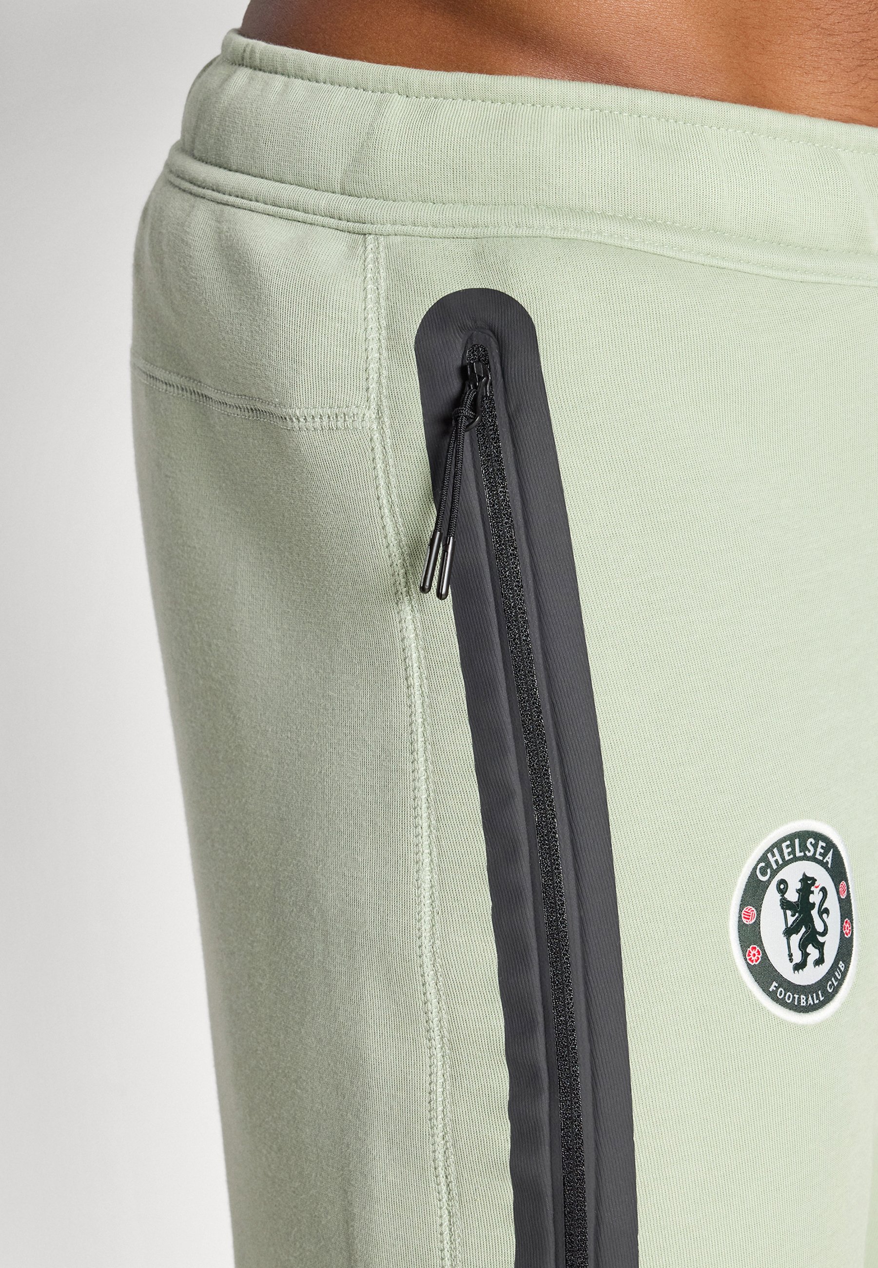 nike jogger with zipper