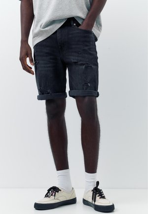 PULL&BEAR SLIM-FIT RIPS BERMUDA SHORTS - Denimshorts - black