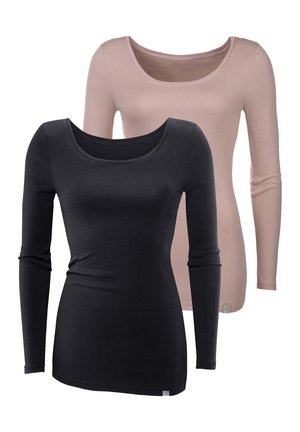 Twee langemouwen shirts, één zwart en één lichtroze, met een ronde hals en een aansluitende pasvorm in een soepele, rekbare stof.