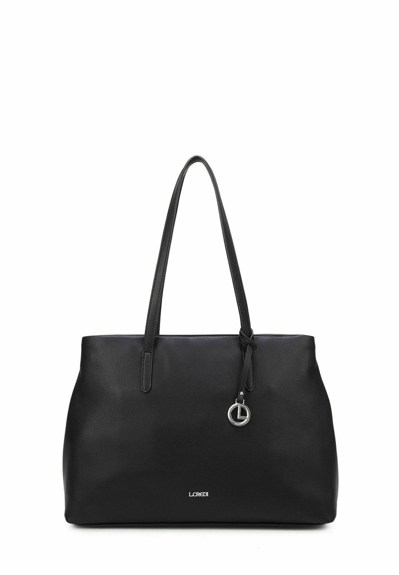 Schwarze Leder-Tote-Tasche mit zwei langen Griffen, einem runden Metallelement und einem dezenten Logo am Boden. Glatte Textur und strukturierte Form.