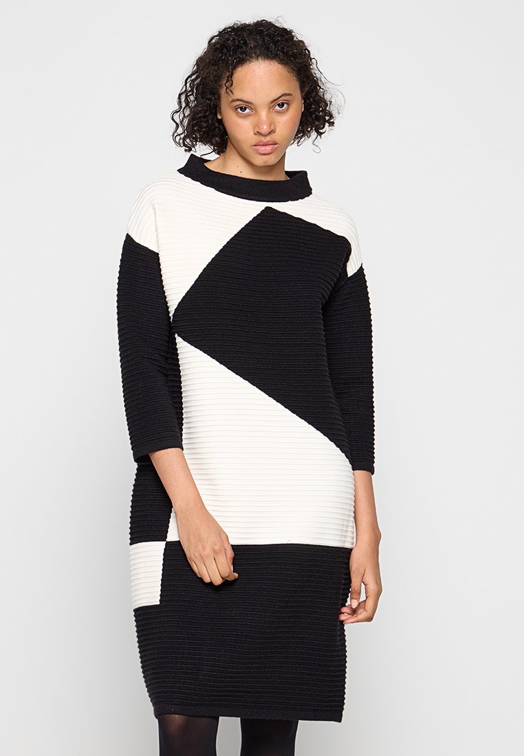 Apart Gebreide jurk beige Apart Gebreide jurk beige