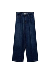 Jeans in denim blu scuro a gamba larga con vita alta, tasche visibili e zip frontale. Il tessuto ha una consistenza liscia e una leggera lucentezza.