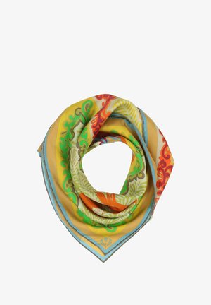 Svilen šal u vibrantnoj žutoj boji, s složenim zelenim, crvenim i plavim uzorcima. Trokutastog oblika s glatkom teksturom i uvijenim rubovima.