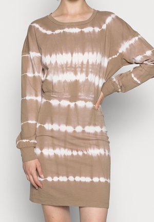 Day dress - light brown