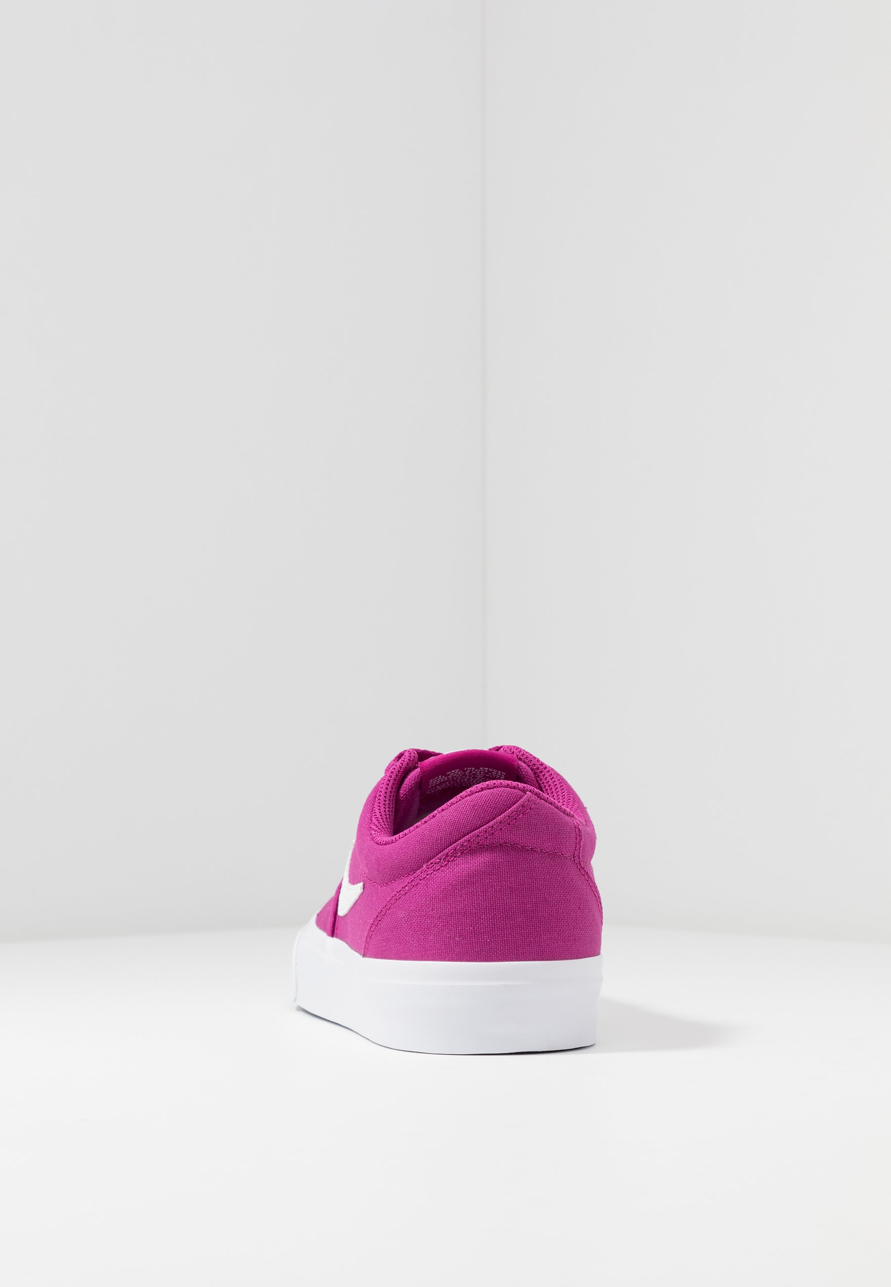 Nike SB CHARGE Joggesko cactus flowerwhite Zalando.no Nike SB CHARGE Joggesko cactus flowerwhite Zalando.no