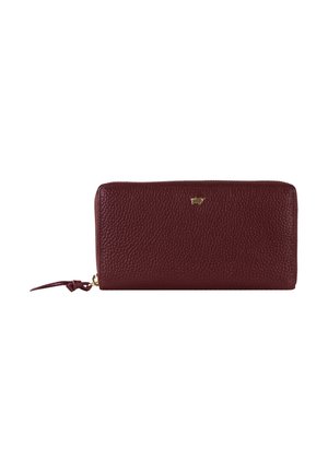 Portafoglio in pelle bordeaux con finitura texturizzata, accentuato da un logo dorato e chiusura a zip attorno. Presenta un pompon sul tirazip.