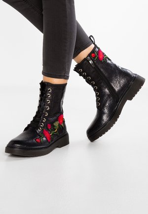 Snørestøvletter - black