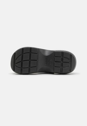 Pool slides - black