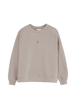 Sudadera de cuello redondo marrón claro con mangas largas y un pequeño logo bordado de un jugador de polo en el centro del pecho.