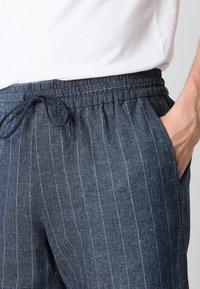 Les Deux PATRICK PANTS - Hlače - dark navy/ivory