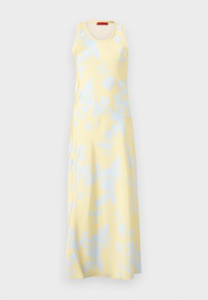 Robe longue jaune sans manches avec un motif floral bleu pâle et un col rond, présentée sur un fond neutre.