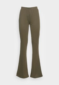 Calças largas verde-oliva feitas de tecido suave com um cós elástico. Textura suave e ligeira elasticidade, apresentando uma silhueta limpa e simples.