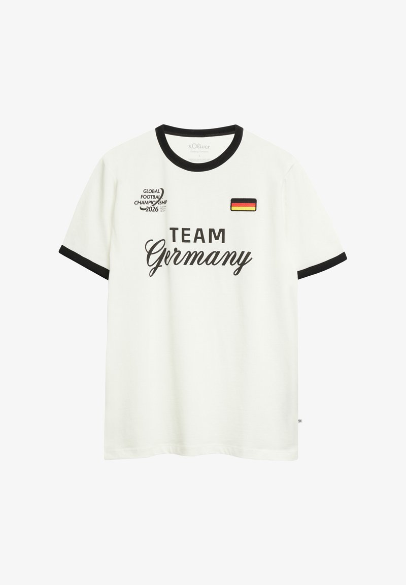 T-shirt blanc à manches courtes avec col et bords de manches noirs, inscription « TEAM Germany », écusson du drapeau allemand, et logo « Global Football Championship 2026 ».