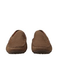 Bruine geperforeerde instappers met een ronde neus en een slip-on ontwerp. Gelaagd lederen bovenwerk en rubberen zool met flexibele grip.