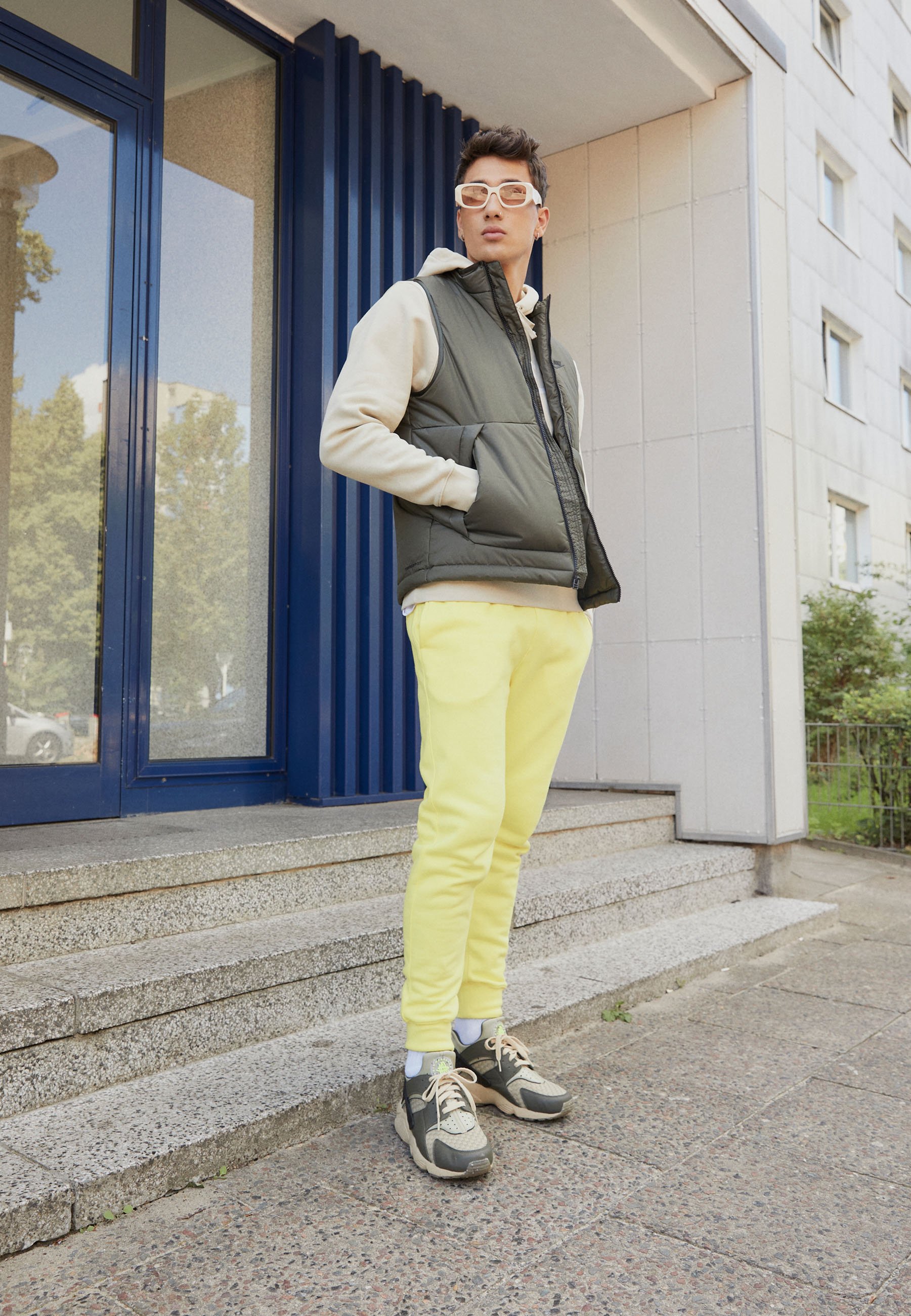 survetement nike bleu et jaune