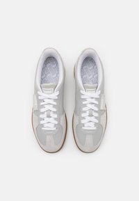 Puma PALERMO UNISEX - Tenisky - white/cool light gray/gold