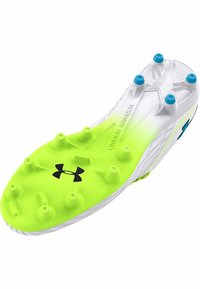 Scarpino da calcio con una suola in gomma verde brillante, caratterizzato da sei tacchetti blu, una parte superiore bianca texturizzata e un logo Under Armour in nero.
