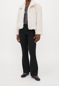 Vero Moda Petite Vinterjacka - beige