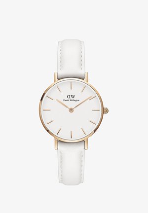 Ceas de damă cu brățară din piele albă și cadran rotund alb. Dispune de marcaje pentru ore aurii, ace aurii și un carcasă din oțel inoxidabil cu nuanță aurie.