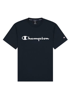 Granatowy bawełniany t-shirt z białym logo „Champion” na przodzie, okrągłym dekoltem typu crew oraz krótkimi rękawami. Klasyczny krój.