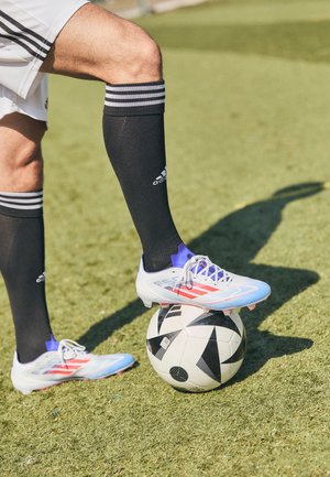 F50 PRO FIRM GROUND - Scarpe da calcio per terreni duri - footwear white/solar red/lucid blue