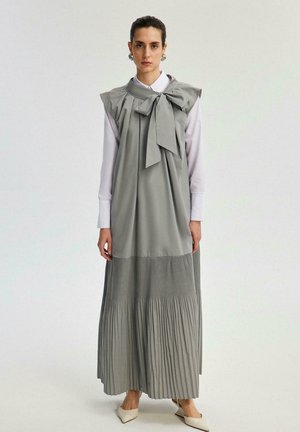 COLLAR TIED - Vestito lungo - grey