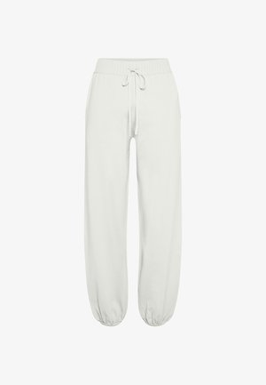 Pantalones deportivos de color gris claro con cintura elástica, cordón ajustable, bolsillos laterales y puños elásticos en los tobillos.