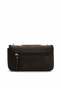 Mørkebrun imitation læder clutch-taske med en kædetraspe, lynlåslomme på fronten og dekorativ syning langs kanterne.