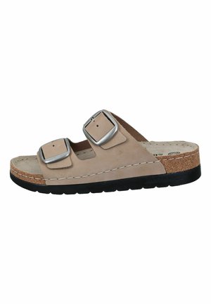 Bruine suède slidesandalen met twee verstelbare zilveren gespen, een kurken tussenzool en een zwarte rubberen buitenzool. Ontworpen voor comfort en ondersteuning.