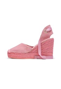Unselected, barbie suede