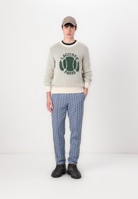 Thumbnail Image 3