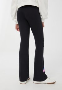 Terranova STITCH - Pantaloni - nero