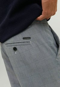 Jack & Jones PREMIUM MARCO JJCONNOR - Chinos - blue indigo