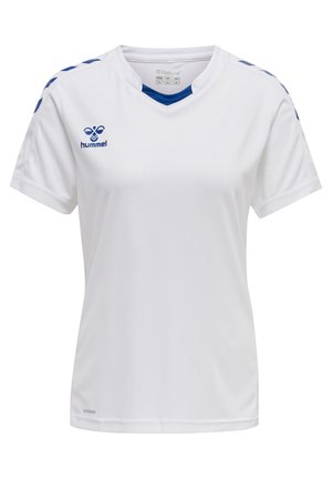 Hvid kortærmet sportsjersey med v-hals, blå detaljer på ærmerne og et blåt logo på brystet. Fremstillet af åndbart stof.