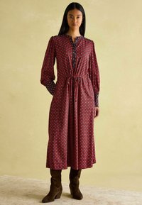 Tom Joule REGULAR FIT ASTER TIE WAIST MIDI - Freizeitkleid - red and navy
