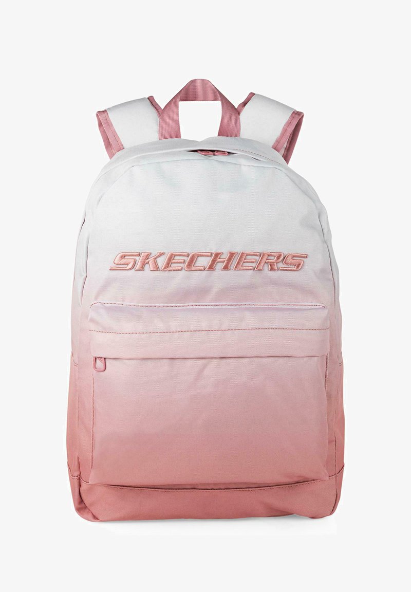 Mochila de tela con degradado en rosa y blanco, con correas ajustables, bolsillo frontal con cremallera y logotipo "SKECHERS" en lettering en relieve.