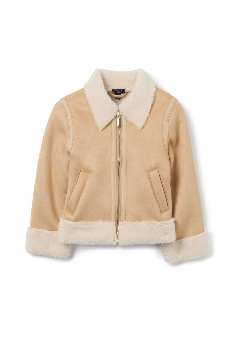 Veste en faux suédine beige avec un col et des poignets en fausse fourrure crème, dotée d'une fermeture éclair à l'avant et de deux poches latérales. Design court.