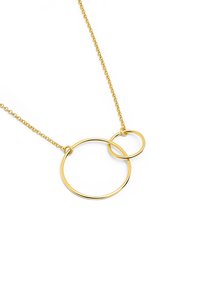 Collar de oro que presenta dos círculos entrelazados, uno grande y otro pequeño, con una delicada cadena. Acabado liso y brillante.
