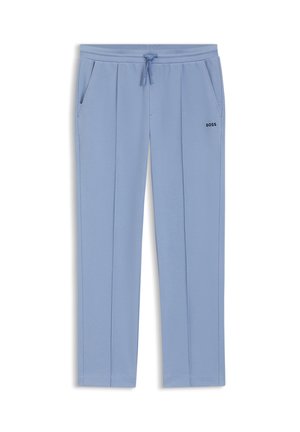 Pantaloni casual azzurri con vita elasticizzata, coulisse, tasche laterali e logo "BOSS" sulla coscia superiore.