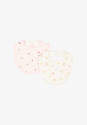 Due morbidi bavaglini per bambini, uno rosa con piccoli motivi floreali rossi, uno bianco con minuscoli fiori rosa e gialli, entrambi con chiusura a scatto.