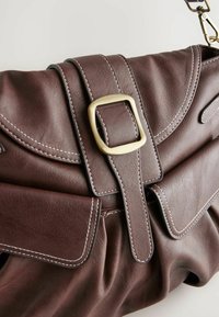 Next BUCKLE  - Käsilaukku - chocolate brown