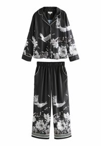 Set de pijamale din satin negru, compus dintr-o cămaș�ă cu nasturi, cu detalii albe și modele florale și cu păsări, și pantaloni asortați cu talie elastică, având accente.