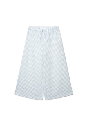 Jasnoniebieskie i białe spodnie o szerokich nogawkach, skrócone, w pionowe paski, z elastycznym paskiem w talii i sznurkiem z przodu.