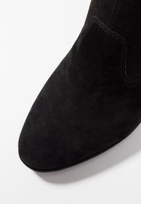 Pier One Botines de tacón - black