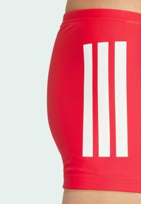 adidas Performance 3-STRIPES 2-INCH - Kupaće gaće - pure ruby white