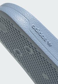 adidas Originals ADILETTE LITE - Chinelos de piscina - blue