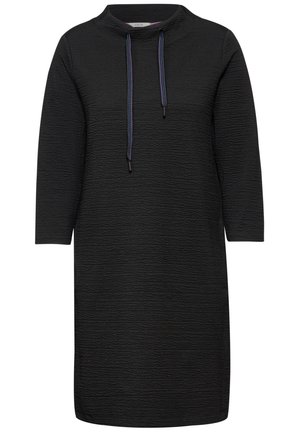 Schwarzes Kleid aus strukturiertem Stoff, mit rundem Ausschnitt, Dreiviertelärmeln und einer Kapuze mit mehrfarbigen Kordeln.