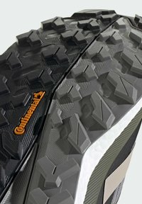 adidas Performance FREE HIKER 2.0 HIKING - Hikingsko - charcoal solid grey core black olive strata
