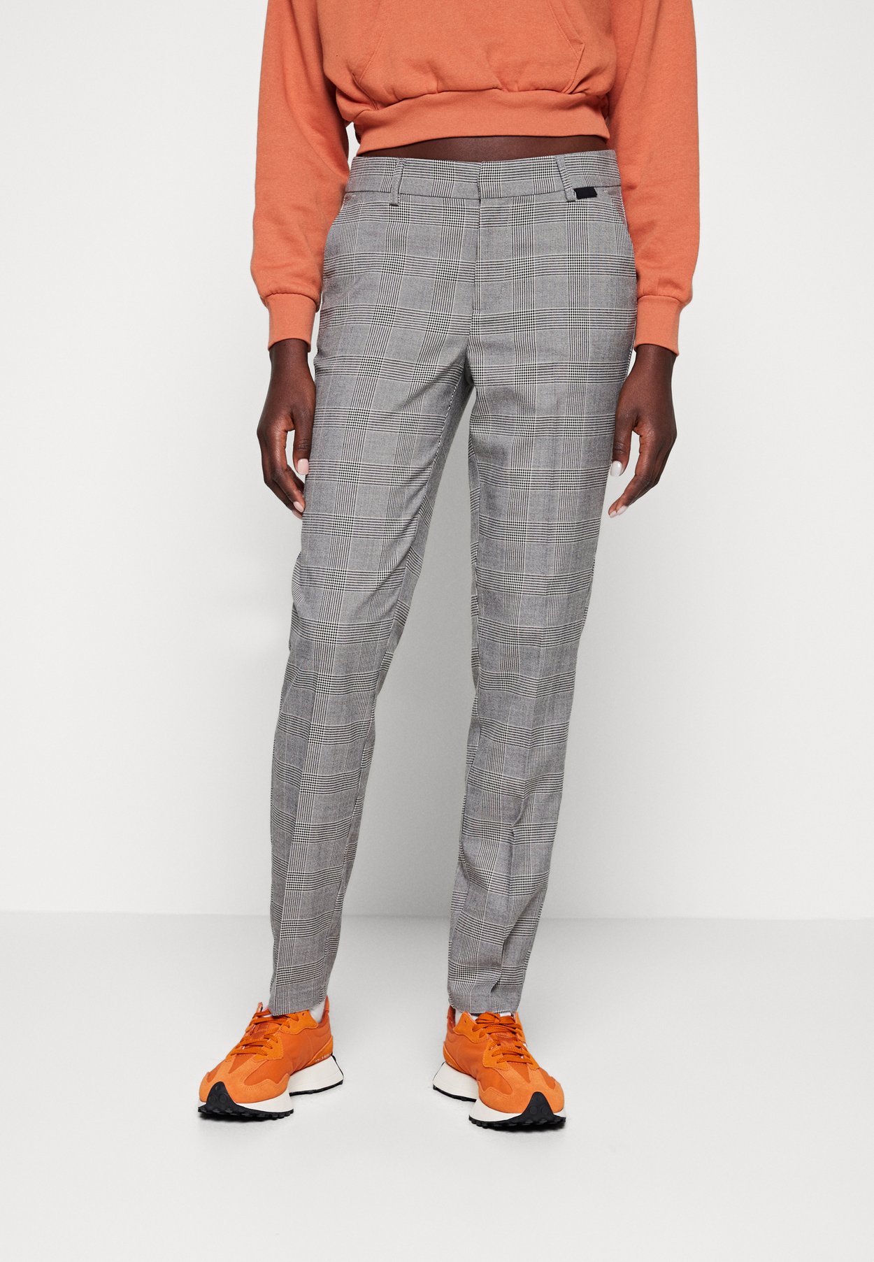 ONLCLEONE CHECK CIGARETTE PANT
